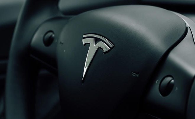 Pemilik Mobil di China Gugat Tesla Terkait Fitur Mengemudi Otomatis