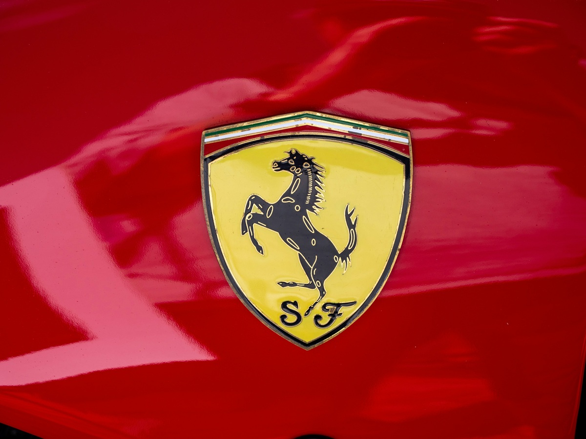 Spesifikasi dan Teknologi Mobil Listrik Perdana dari Ferrari