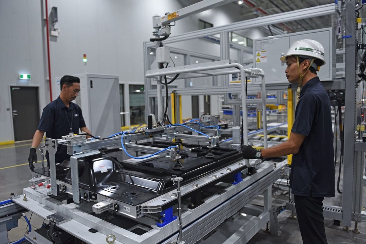 China Klaim Daur Ulang Baterai Bekas Kendaraan Listrik Mencapai 99 Persen