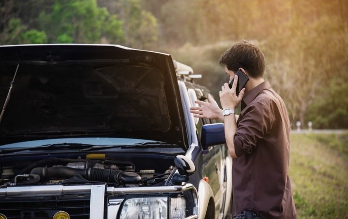 Tips Mengatasi Mesin Mobil Mati Mendadak di Jalanan Tanpa Panik