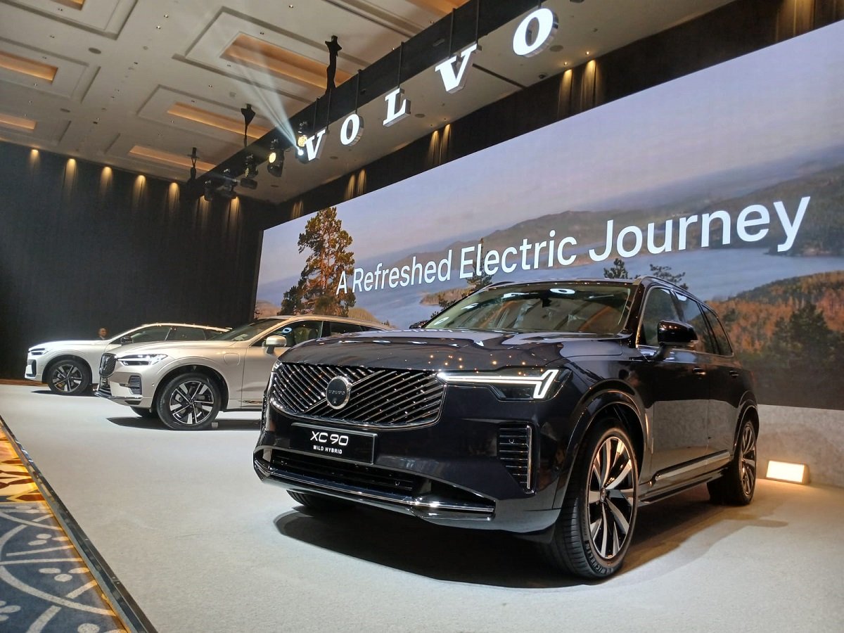 Volvo Luncurkan 3 Mobil Hybrid Baru Mulai Rp1,25 Miliar