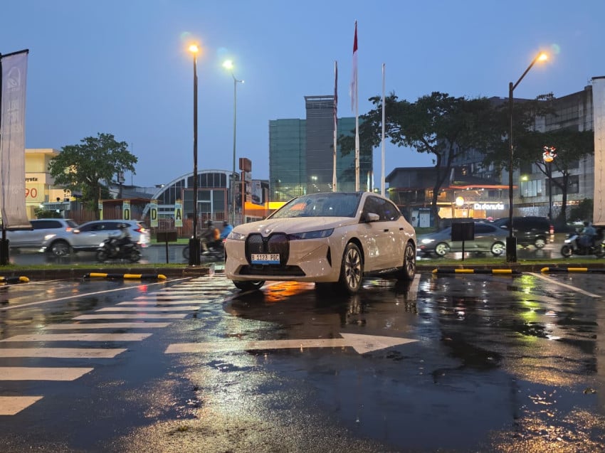 Pembuktian Fitur Nightography di Tengah Hujan untuk Galaxy S25 Series