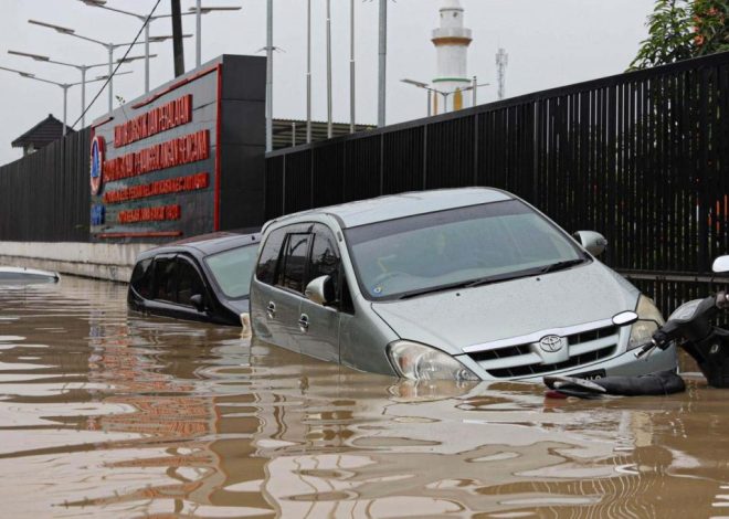 Tips Aman dan Mudah Merawat Mobil Setelah Terendam Banjir