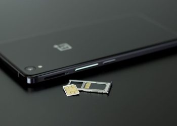 Registrasi Kartu SIM Wajib Biometrik Wajah Akses NIK dan KK Ditutup Selamanya